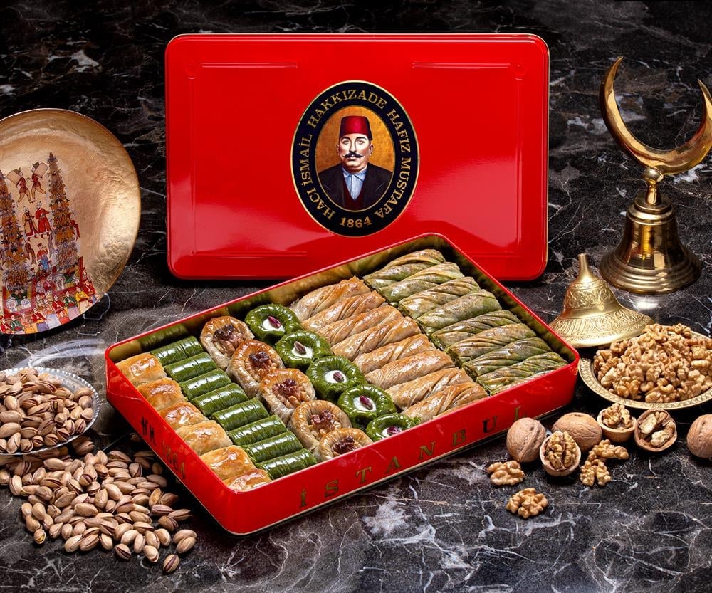 Hafız Mustafa Imperial Mixed Baklava XL Box - Premium Turkish Nut Pastries